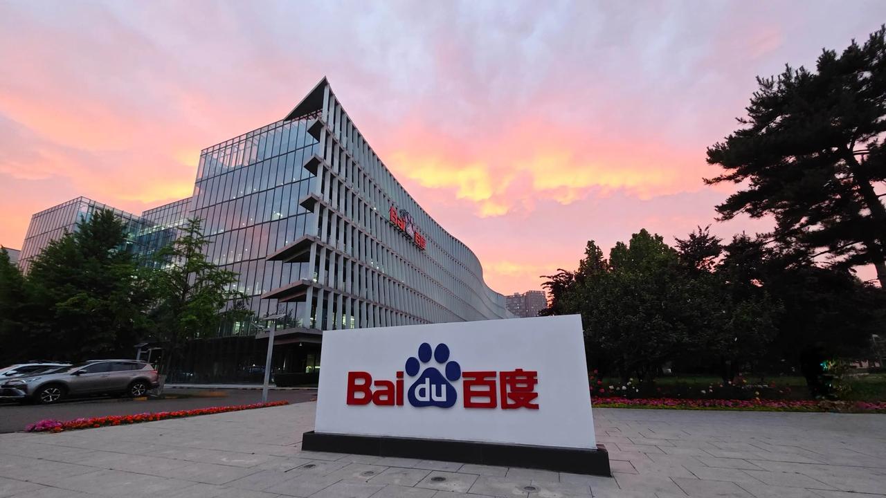 百度2025流量暴跌，流量入口大变天：搜索帝国的困境与突围